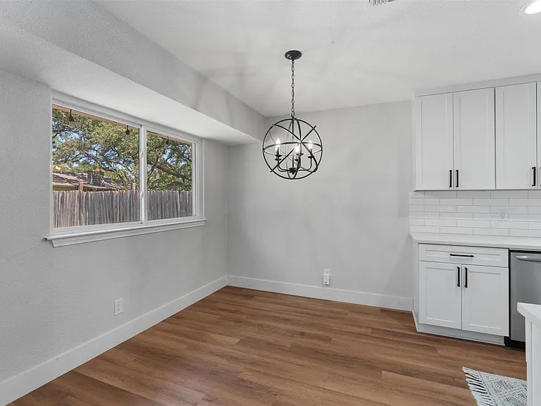 7806 Woodcroft Dr — Photo 7