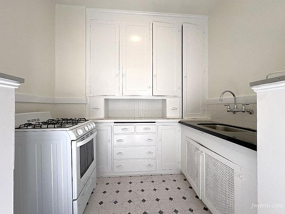 5th image of 1830 Beach St APT 5