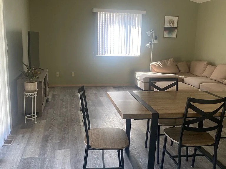 1802B Glenwood Oaks Ct — Photo 3