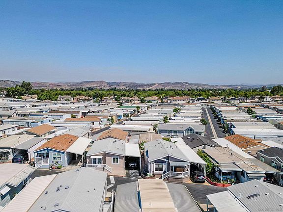 2nd image of 6 Oriole Ln
