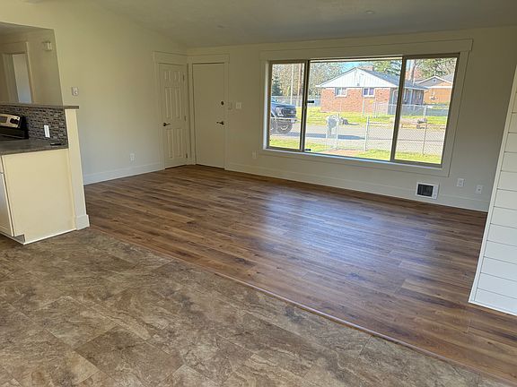 5th image of 6012 83rd St SW