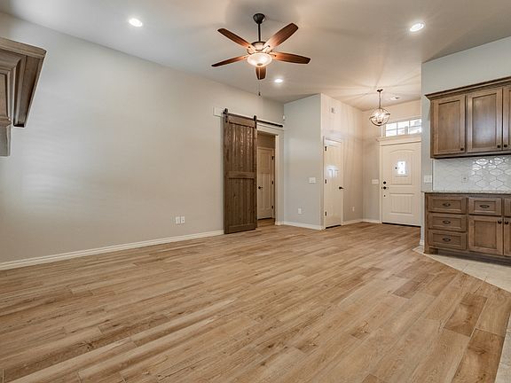 3rd image of 2401 Santa Monica St