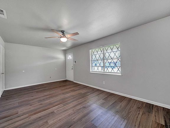 4th image of 12687 Pioneer Dr