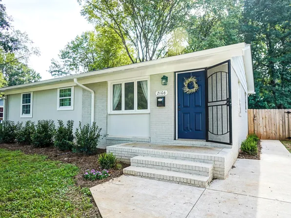 2106 Longleaf Dr, Charlotte, NC 28210