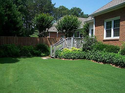 4th image of 2310 Burlington Ln