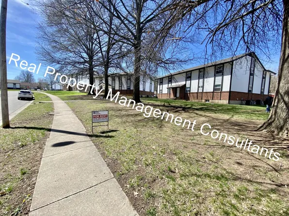 2201 Twin Oaks Dr, 2201 Twin Oaks Dr #1, Harrisonville, MO 64701