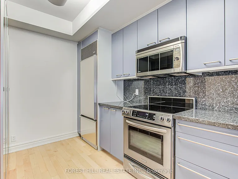 38 Avenue Rd #201 — Photo 19