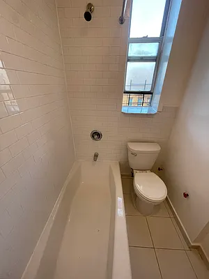 Rented by Arena Real Estate | media 10