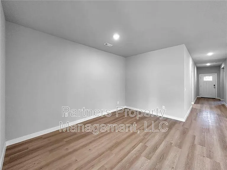 4390 W Glacier St — Photo 4