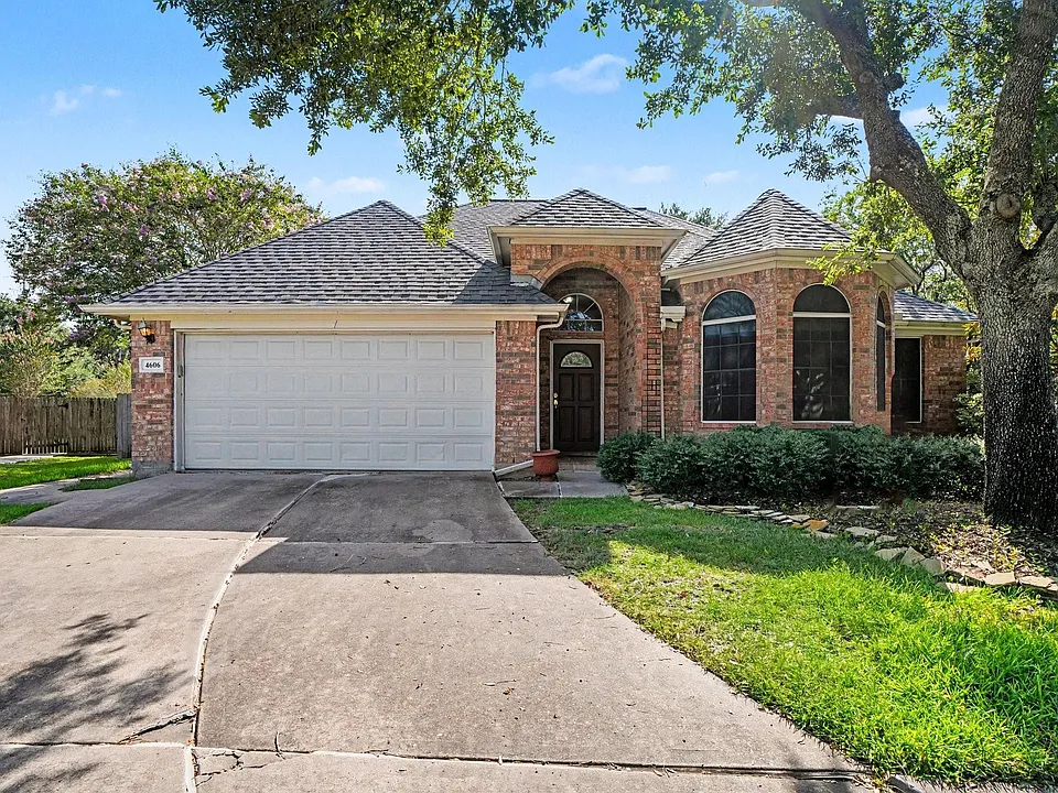 4606 Russett Ln