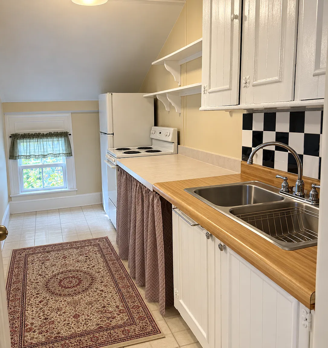 215 Pearl Street - 5 — Photo 3