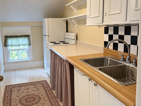 3rd image of 215 Pearl St APT 5