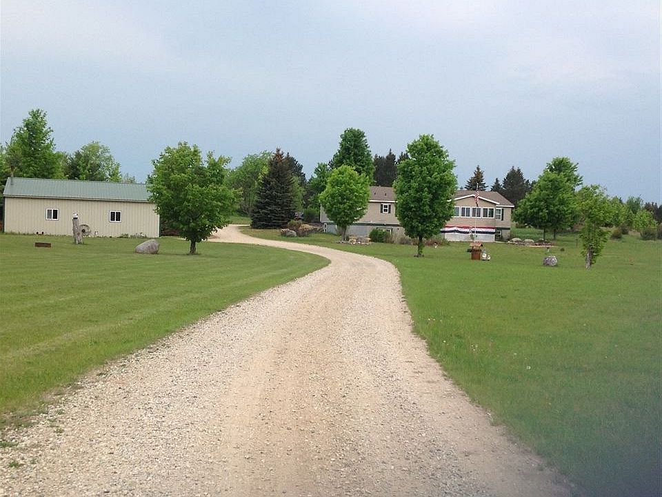 2nd image of 2773 Larks Lake Rd