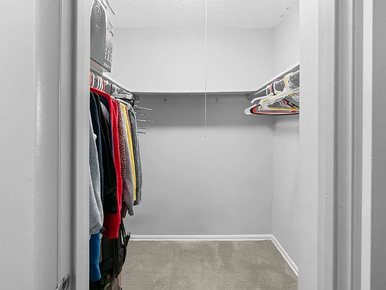 118 Monroe St — Photo 12