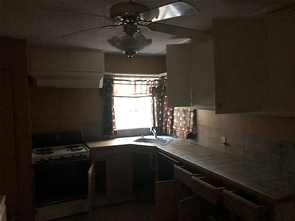 3rd image of 1438 Sleepy Hollow Dr