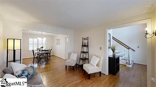 5th image of 206 Hickory Hill Ln