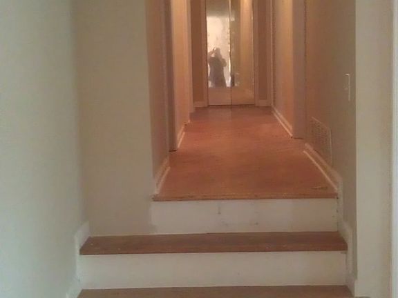 4th image of 451 Camden Cir