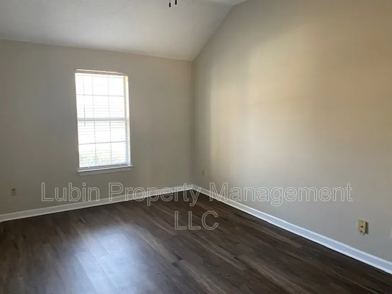1815 Black Bear Cir E — Photo 4