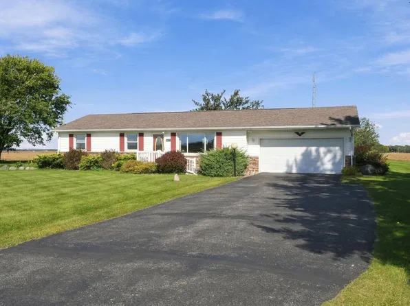 5695 E State Route 120, Howe, IN 46746