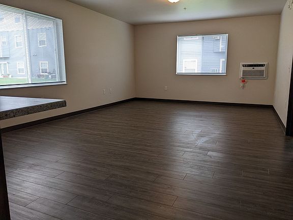 3rd image of 1303 1st St W #302