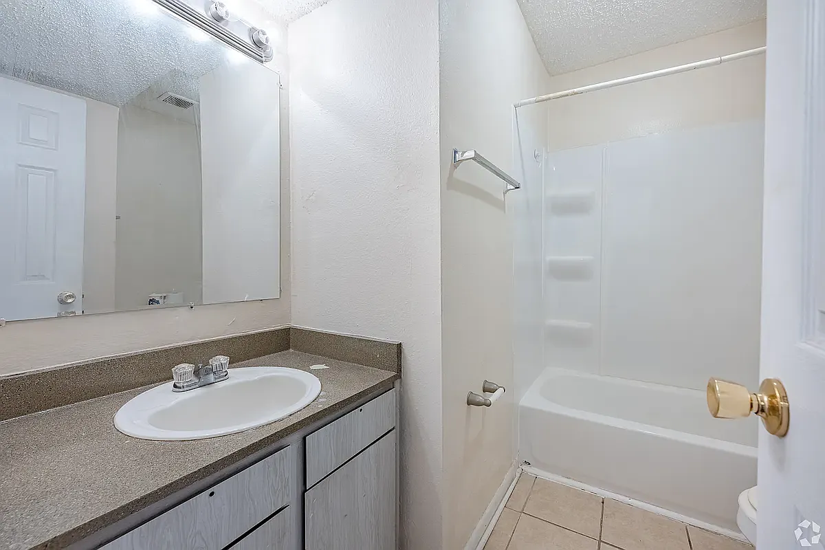 Compass Pointe Apartments — Photo 3