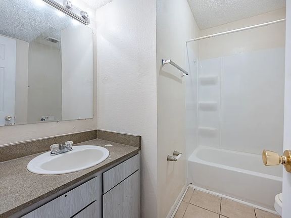 3rd image of 4100 Chicot St #4102C