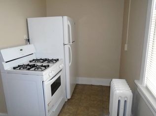 321 E 15th St APT 2, Davenport, IA 52803
