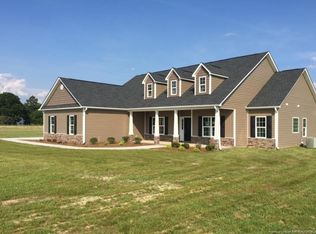 5720 Bullfinch Dr, Wade, NC 28395