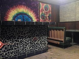 Built in bar w/ corner booth