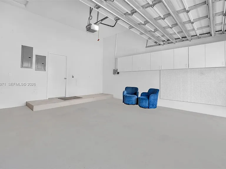 2163 Bay Ct — Photo 43