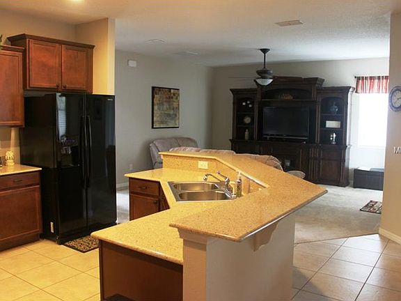 5th image of 1853 Lorenzo Ln