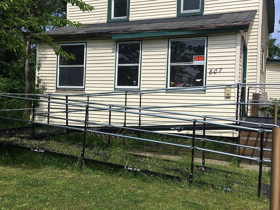 1st image of 807 Broadway Ave