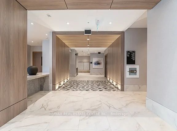 4th image of 75 James St S #3015