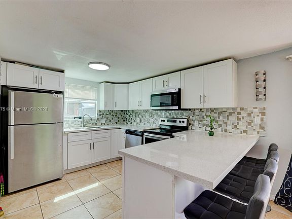 2nd image of 16132 N Miami Ave