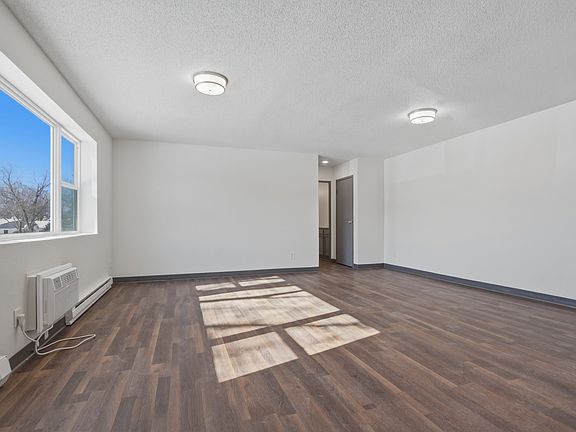 5th image of 11 9th Ave NE #3