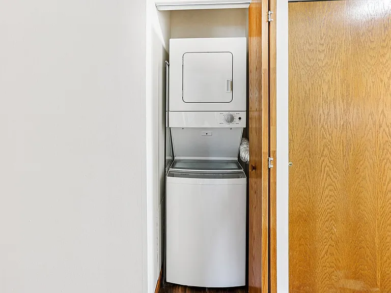 Vernon Oaks Apartments — Photo 53