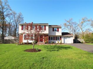 10 Spruce Ln, Piscataway, NJ