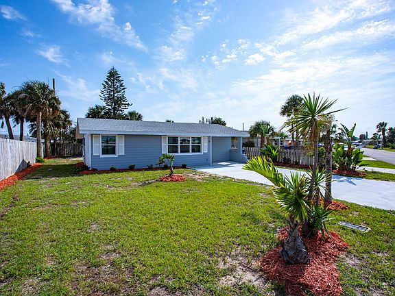 3rd image of 8 Palm Dr