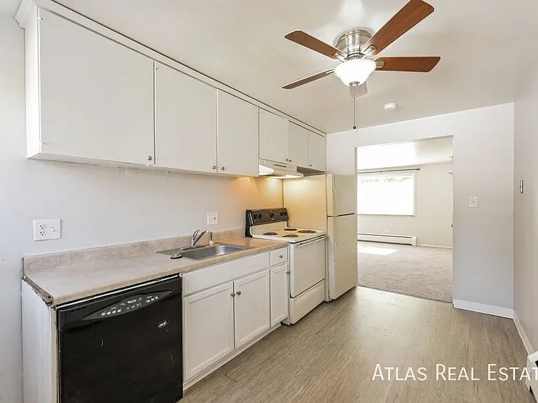 2367 S Locust St #B — Photo 5