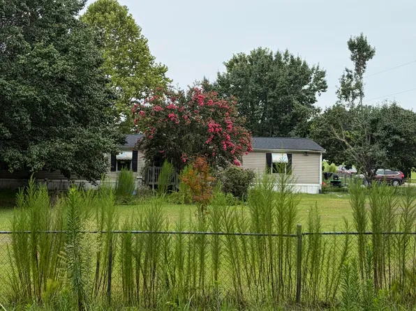 101 Lois Ln, Clayton, NC 27520