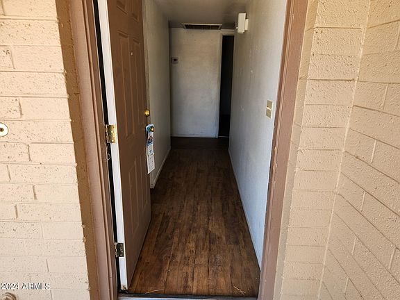 2nd image of 2833 W MARLETTE Avenue