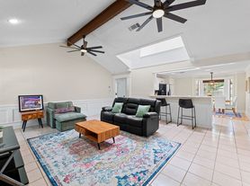 908 Green Meadow Dr, Round Rock, TX