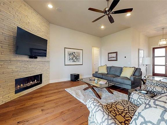 3rd image of 20211 Cordill Ln