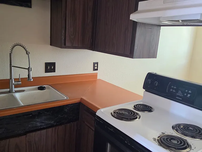 1097 N Olive Ave #5 — Photo 3