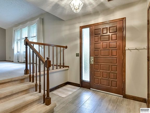 4th image of 906 Sherman Cir