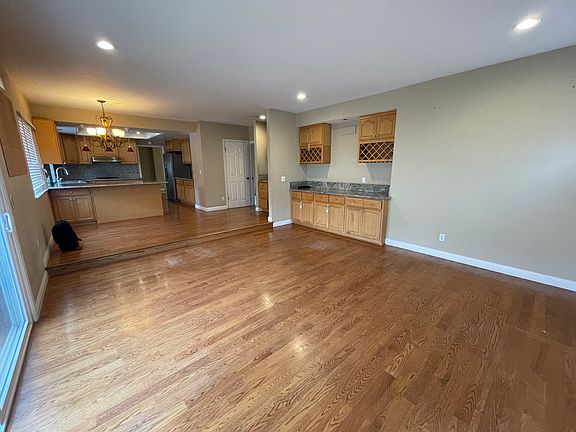 5th image of 7707 Seeber Ct