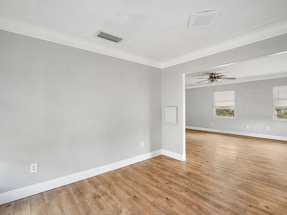 4th image of 2540 11th Ave S Unit B