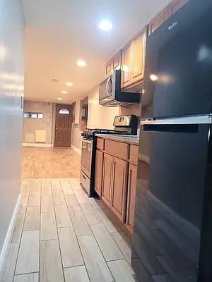 Rented by City Connections Realty | media 7