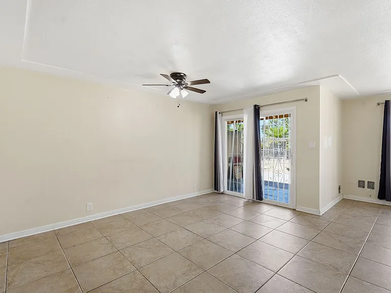742 E Sierra Vista Dr — Photo 24