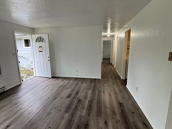4th image of 9221 Northlake Dr SW